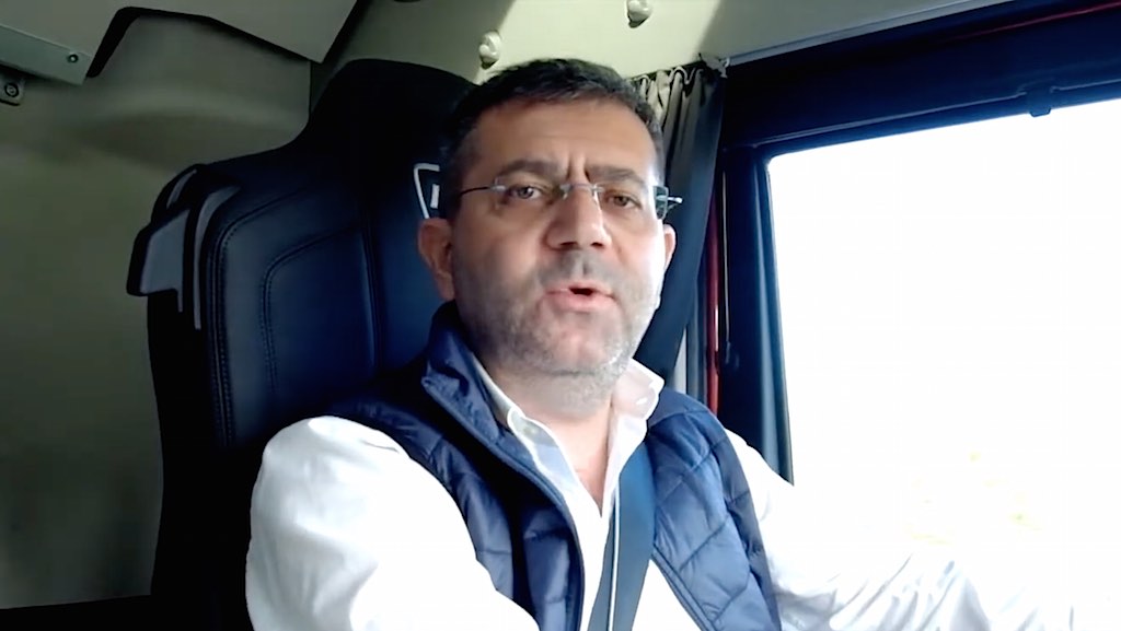 IVECO S-WAY 480 on the road