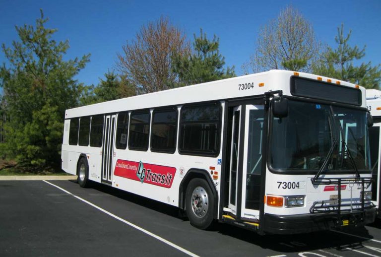 Gillig-buses-at-VRT_Loudoun-County-Transit