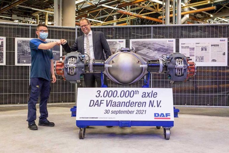 DAF-Trucks-Vlaanderen-3M-axles-in-50-years-DAF-President-Harry-Wolters-r-Enkmend-Bayarmagnai-l