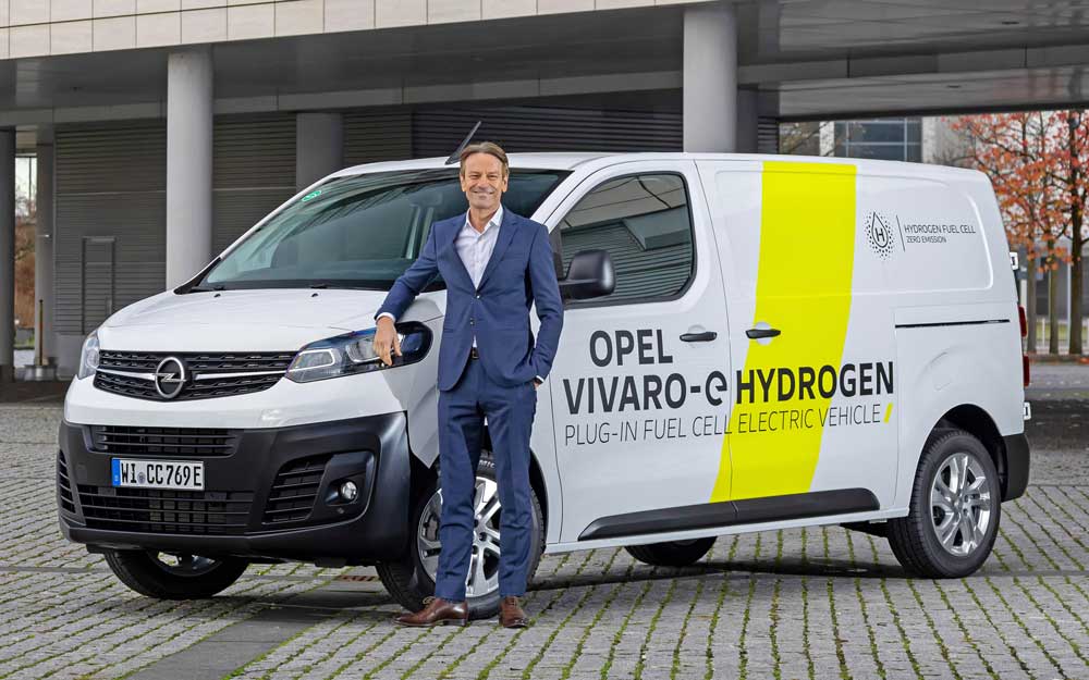 Opel-Vivaro-e-HYDROGEN-ve-Uwe-Hochgeschurtz