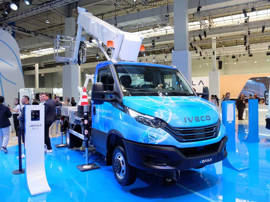 IVECO 'drives the road of change' at IAA 2022 and unveils its latest  innovations in alternative propulsion which will lead the transport  industry to zero emissions