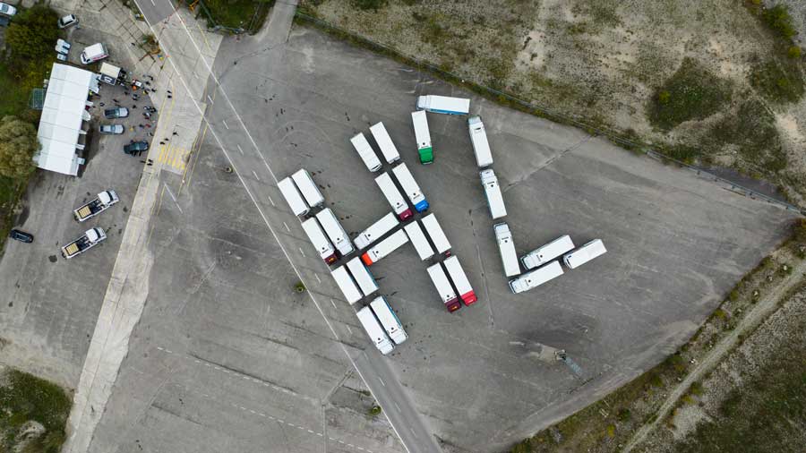 H2-Trucks-in-H2-Formation