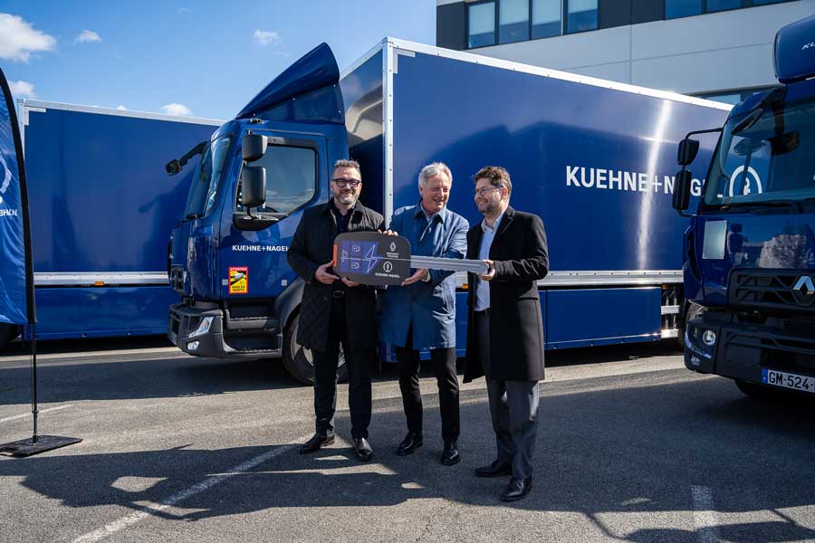 Kuehne-Nagel-Renault-Trucks-06