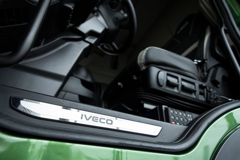 www.iveco-accessories.com