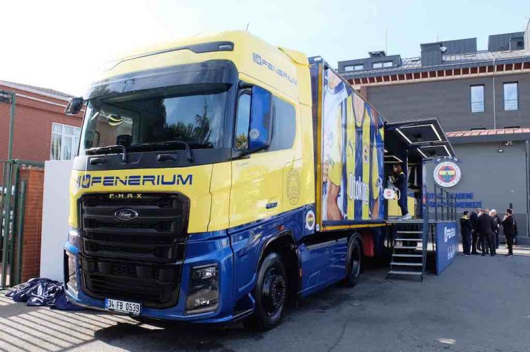 Fenerium ürünleri, Ford Trucks Özel Tasarım F-MAX araçları ile Türkiye yollarına çıkıyor