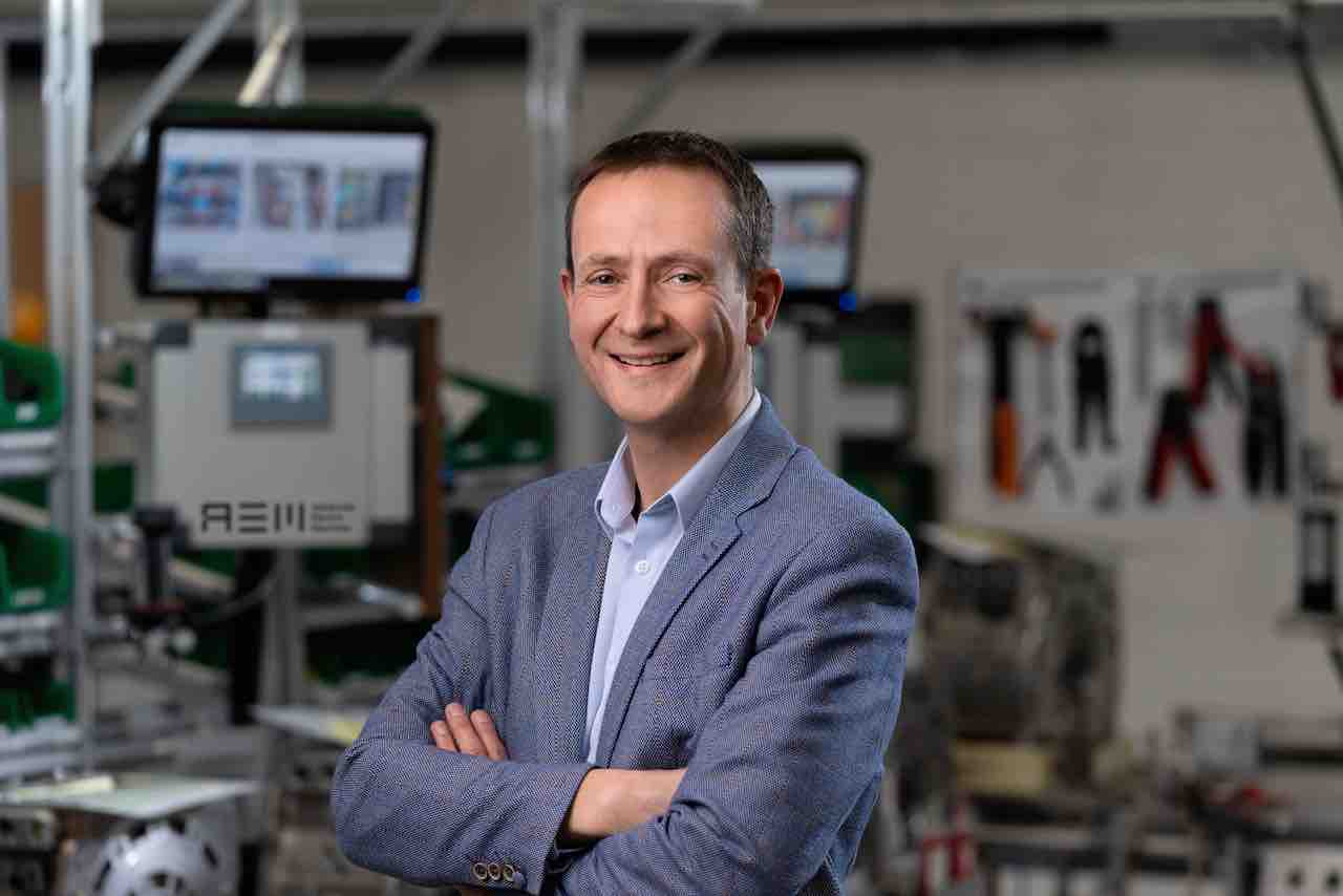 AEM'in kurucusu Dr. James Widmer