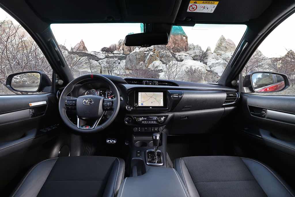 Toyota Hilux GR SPORT
