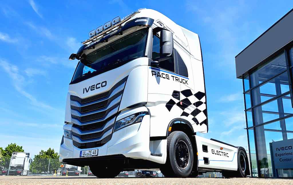 IVECO S-eWay resmi ETRC elektrikli güvenlik kamyonu
