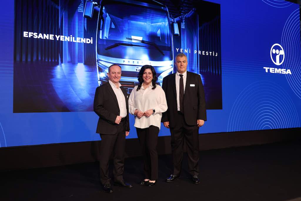 TEMSA Ürün Müdürü Aytuğ Bük, TEMSA CEO’su Evren Güzel ve TEMSA Yurtiçi Satış Direktörü Baybars Dağ