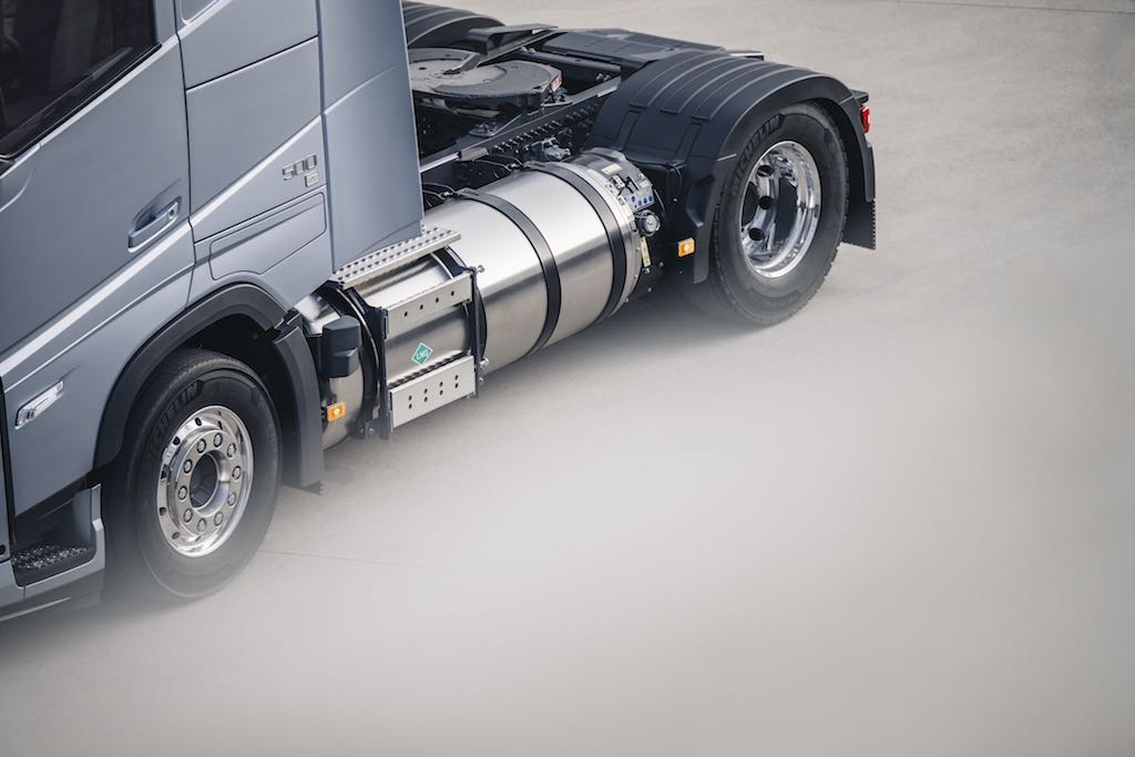 Gazla çalışan Volvo kamyonlar