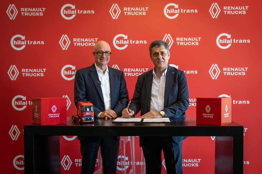 Hilal Trans Yönetim Kurulu Başkanı Şerafettin Aras ve Renault Trucks Başkanı Bruno Blin