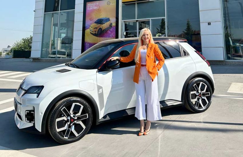 Renault 5 E-Tech, Koçaslanlar Motorlu Araçlar Showroom’unda yerini aldı