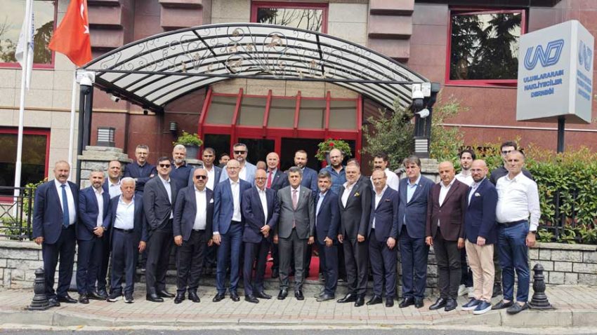 Renault Trucks üst düzey yetkililerinden UND’ye ziyaret