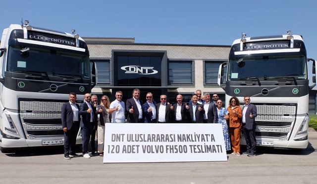 Volvo Trucks, DNT Uluslararası Nakliyat’a gerçekleştirdiği filo teslimatıyla Ege Bölgesi’ndeki gücünü artırıyor