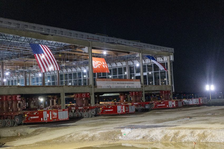 Mammoet completes Terminal F module installations at Dallas Fort Worth International Airport