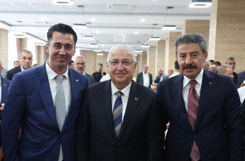 Milli Savunma Bakanı Yaşar Güler Şırnak’ta sektör temsilcileri ile bir araya geldi